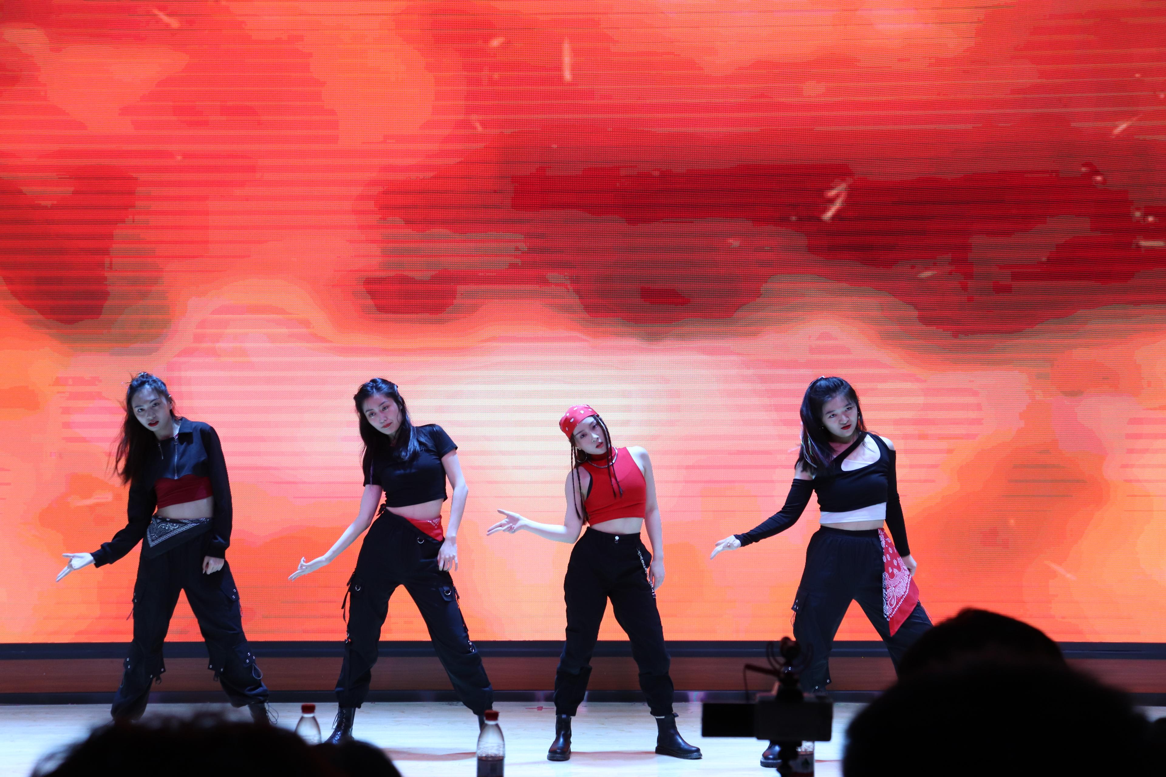 山东大学青岛首届大学生艺术团专场汇报演出顺利举办